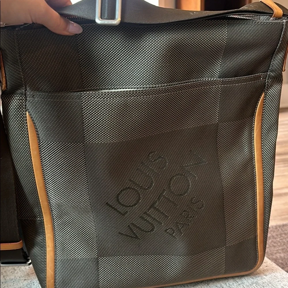Louis Vuitton Damier Messenger Bag